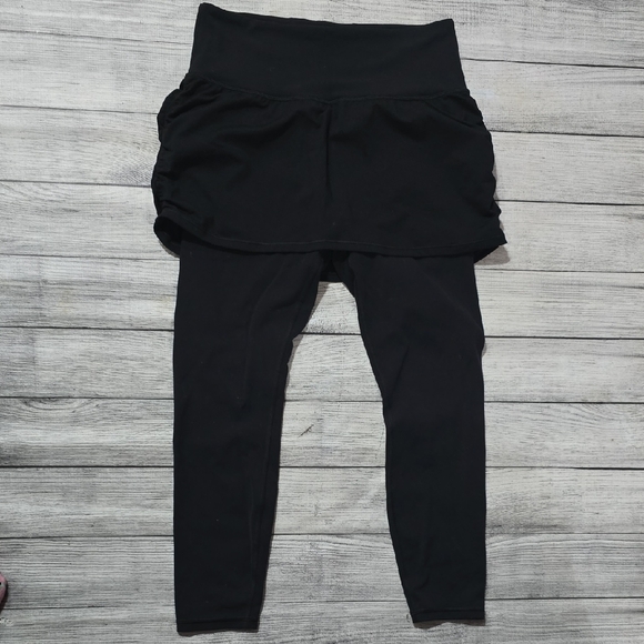 Athleta Pants - Athleta Black Skort Leggings